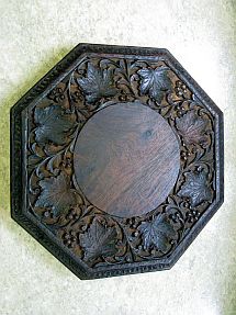 antique_trivet